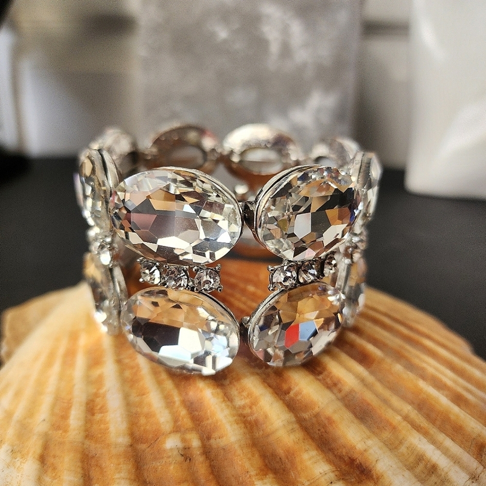 Statement Silver Oval Crystal Stretch Bracelet - image 1